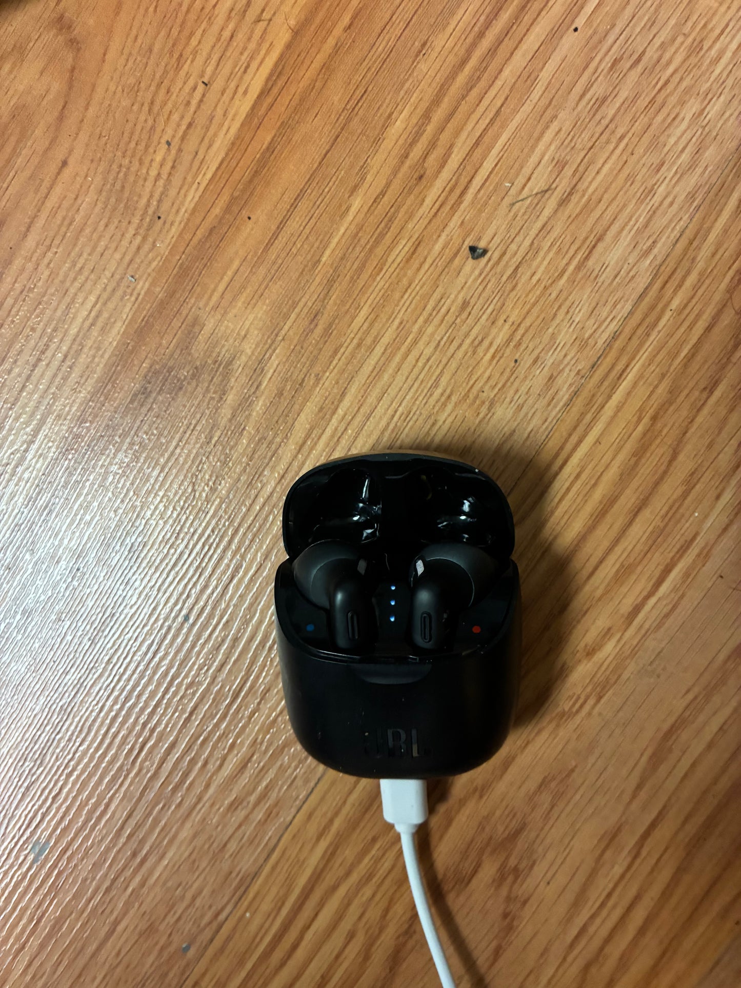 JBL wireless ear buds w/charging case