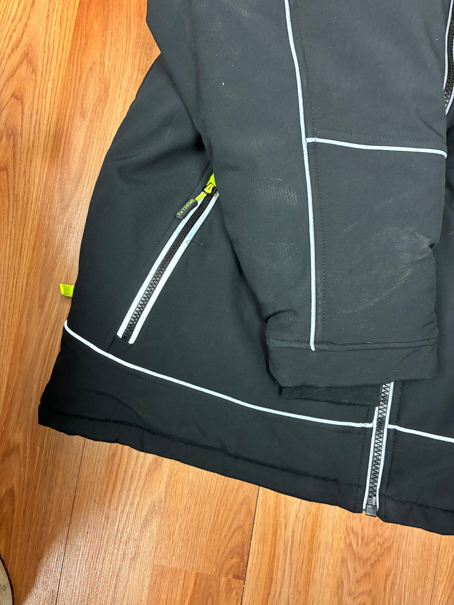 Refrigiwear Extreme Softshell Jacket (Men’s, Size XL).