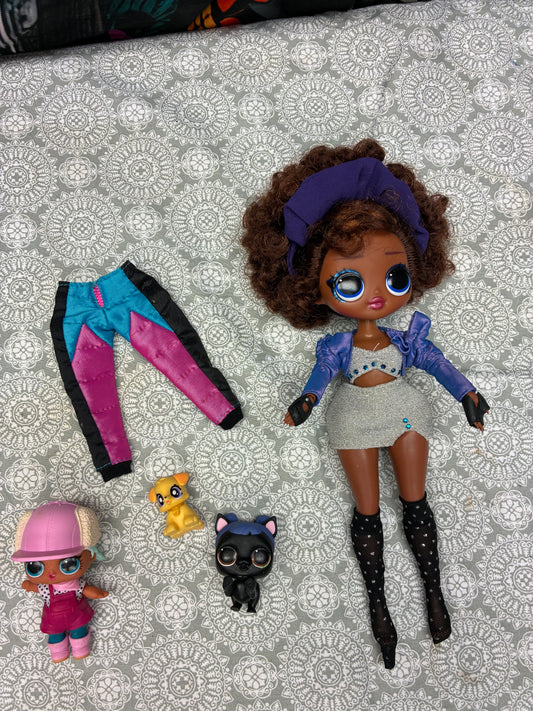 LOL Surprise OMG Doll + Tot Doll & Pets Bundle – Clothes & Accessories
