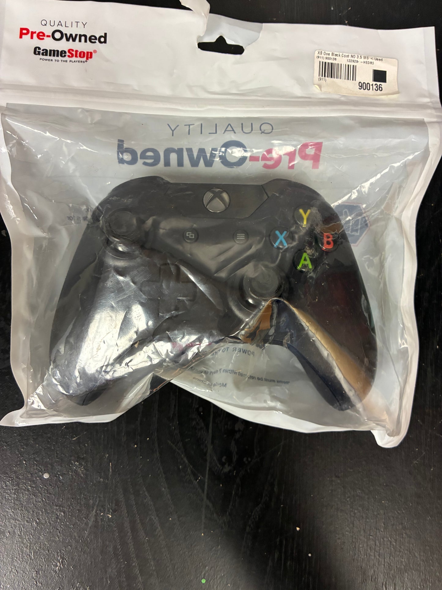 Xbox One Wireless Controller (black, pre-owned GameStop, no 3.5mm jack)