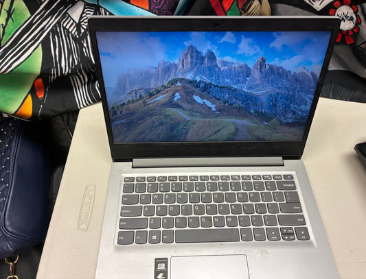 Lenovo IdeaPad S145.