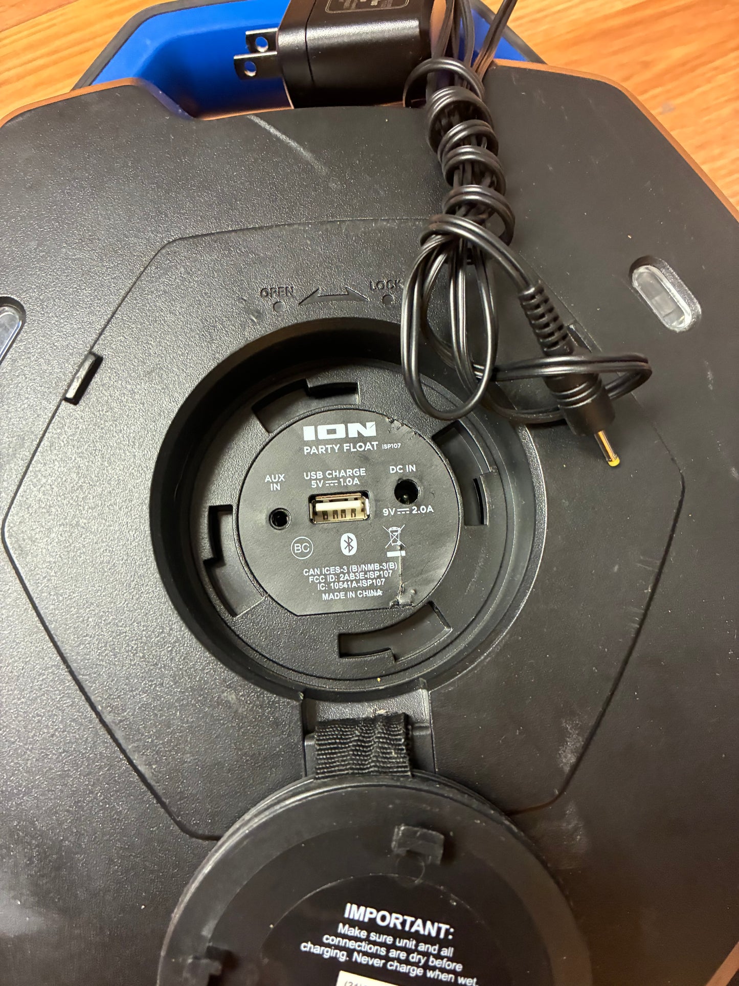 ION Party Float (Model ISP907) Bluetooth speaker.