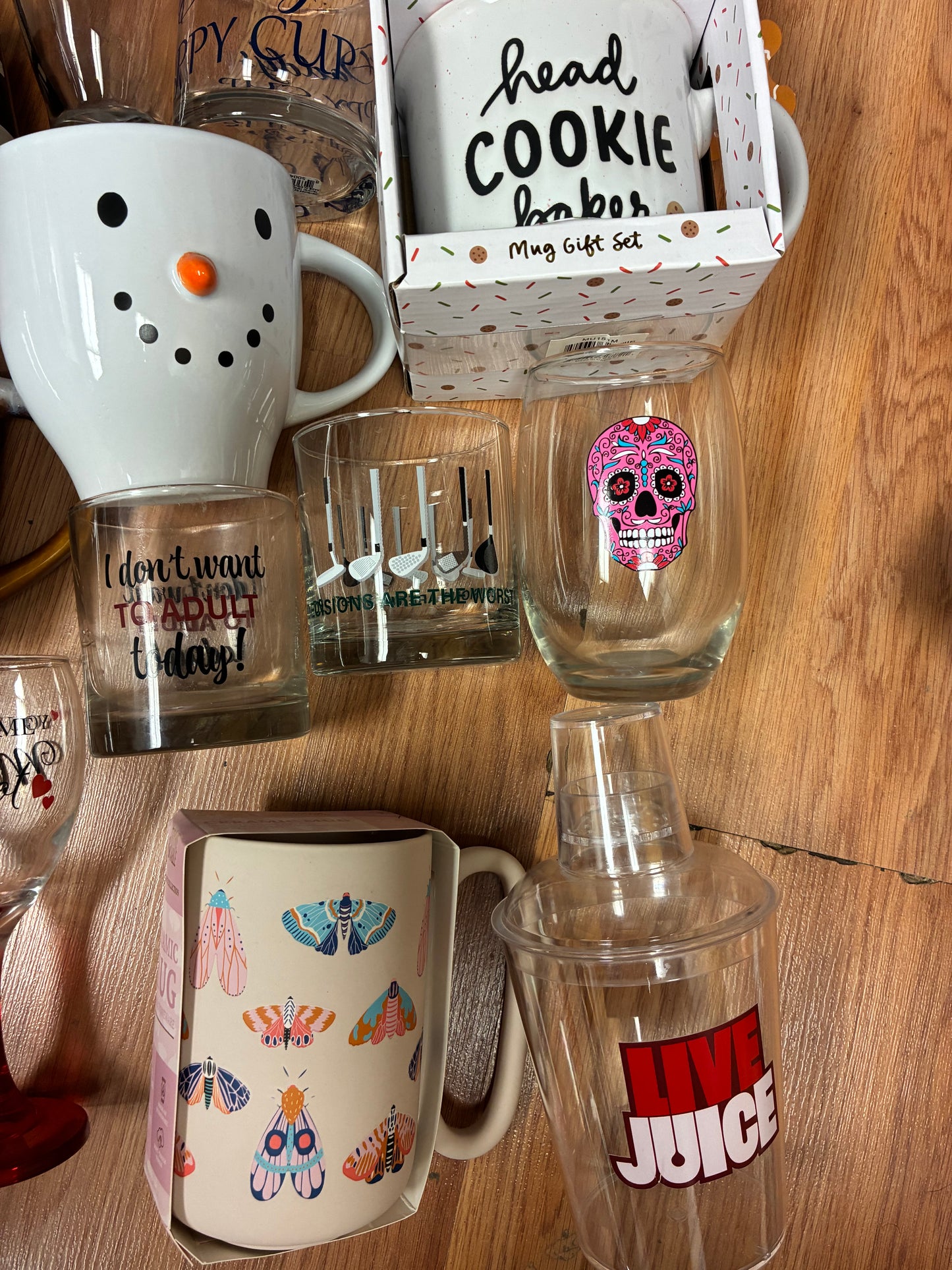 novelty mugs and glassware