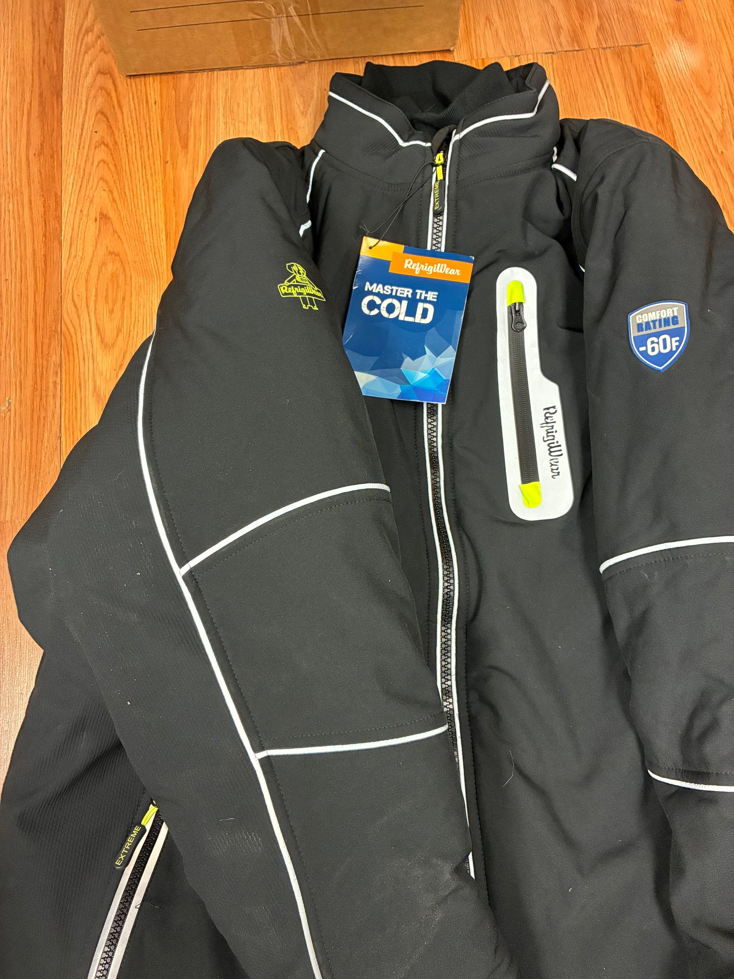 Refrigiwear Extreme Softshell Jacket (Men’s, Size XL).